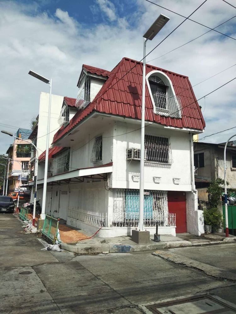 SAN ANDRES MANILA  - HOUSE & LOT FOR SALE