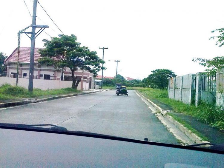 ATHENA CLASSIQUE EXECUTIVE VILLAGE Aguinaldo Hiway, Imus, Cavite Fronting DISTRICT MALL OF AYALA