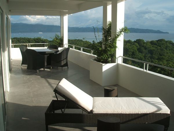 Executive Apartment overlooking White Beach For Sale