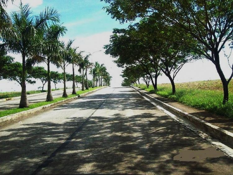 COLINAS VERDES RESIDENTIAL & COUNTRY CLUB, QUIRINO HIWAY SAN JOSE DEL MONTE BULACAN CLASS AA SUBD. LOTS developed by Sta Lucia Land