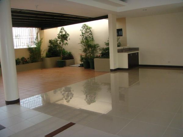 Studio type Condo at the Penthouse Ready for Occupancy near LRT