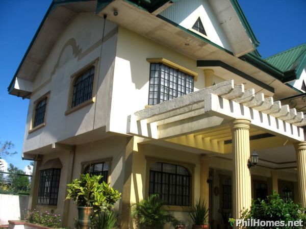FS:500sqm House and Lot! Tagaytay City! Near NBI,Mahogany Market,Robinsons,etc!
