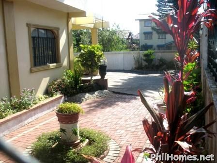 FS:500sqm House and Lot! Tagaytay City! Near NBI,Mahogany Market,Robinsons,etc!