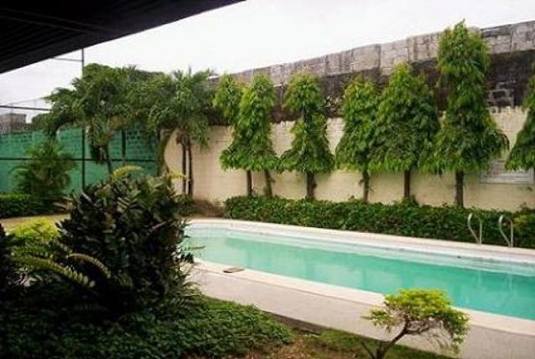 GOLDEN MEADOW BINAN EXECUTIVE VILLAGE, Manabat St., Bgy. San Antonio, Binan, Laguna accross Grand Pavillon Mall developed by Sta Lucia Realty