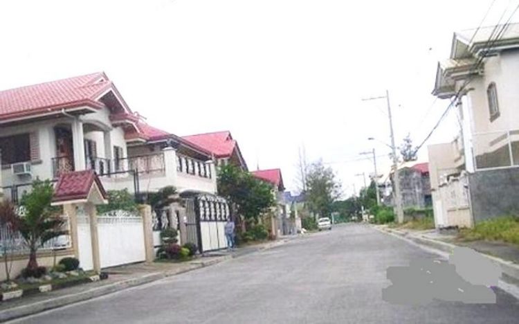 GOLDEN MEADOW BINAN EXECUTIVE VILLAGE, Manabat St., Bgy. San Antonio, Binan, Laguna accross Grand Pavillon Mall developed by Sta Lucia Realty